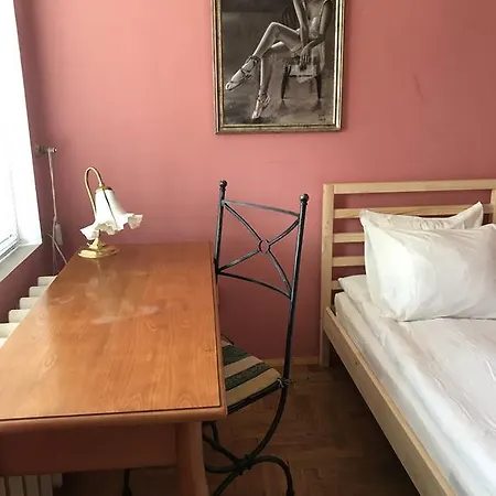 Apartment Sunny Flat, 2br, Central Location